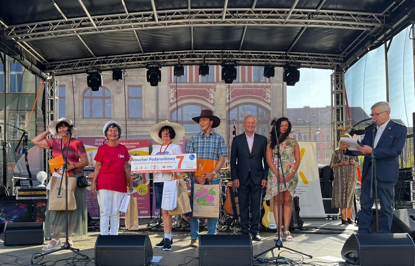 Na zdjęciu laureaci konkursu "Pogoda ducha"