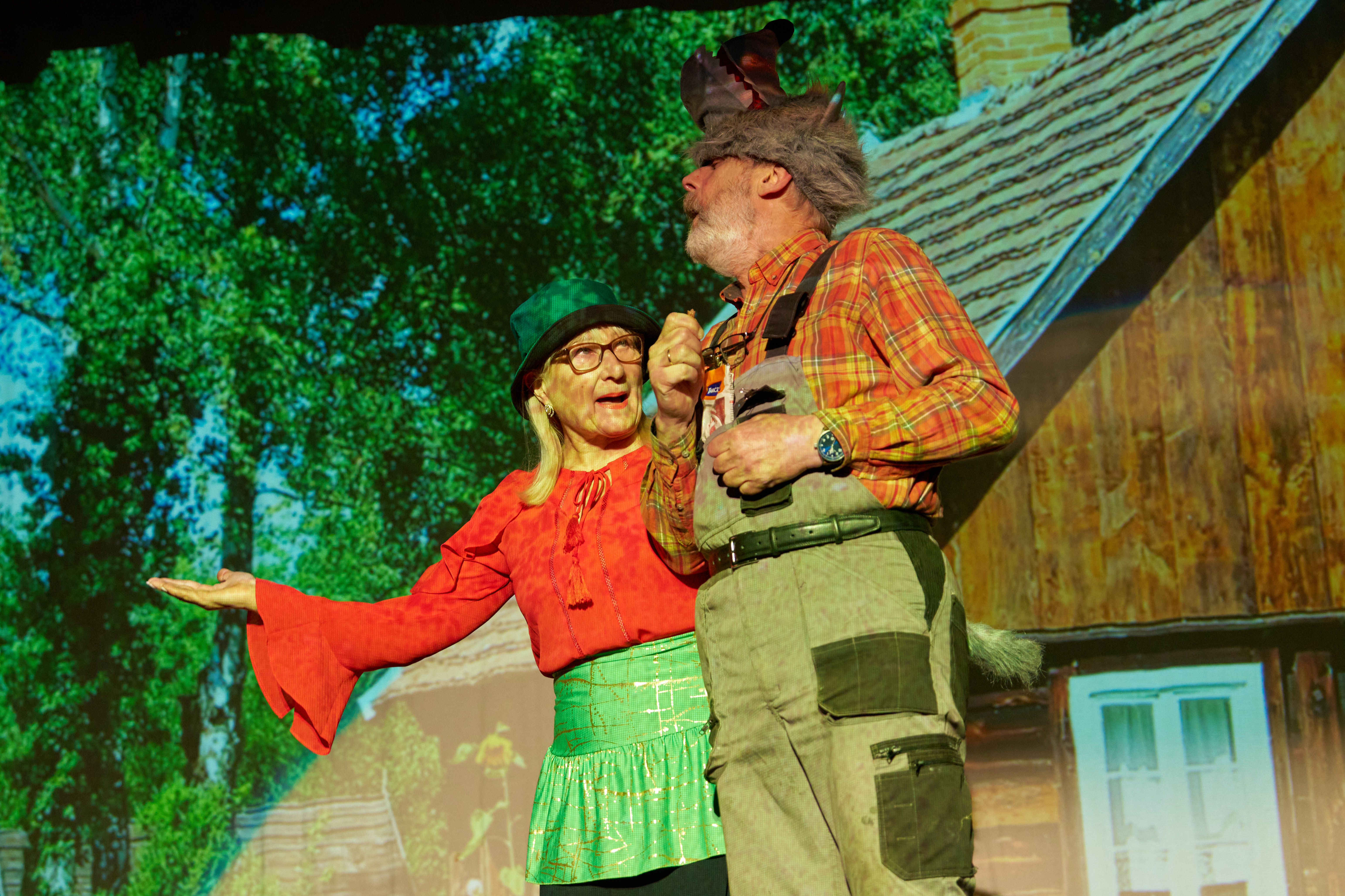 Kabaret „TO i OWO” SUTW ATENA – prowadzony przez Annę Wolfart Partykę.