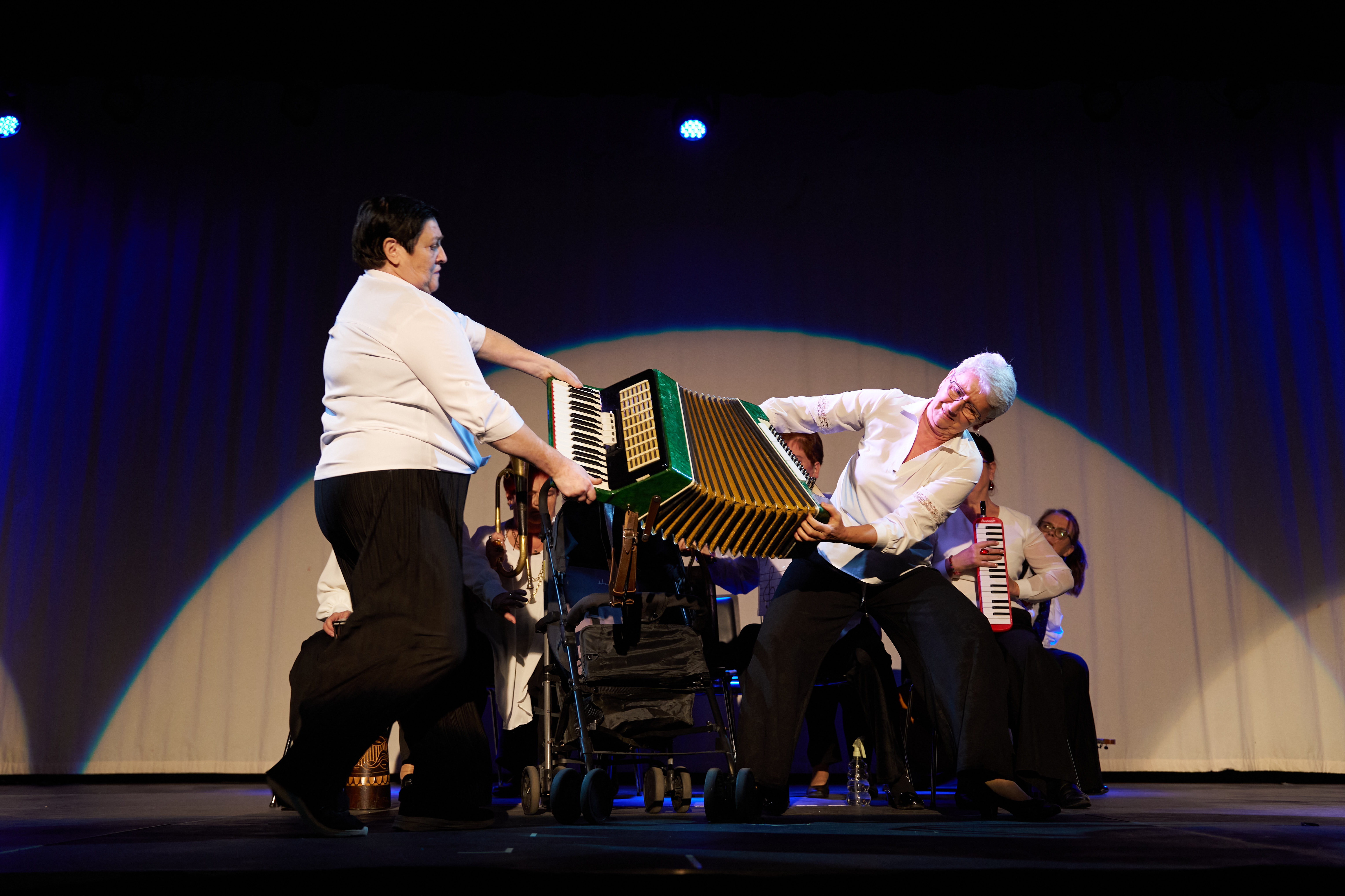 Teatr Ruchu ZERO 7 z Miejsko-Gminnego Ośrodka Pomocy Społecznej.