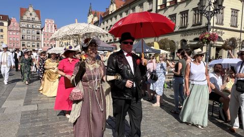 Na zdjęciu na scenie: Irena Nocula, Mirosław Siwek