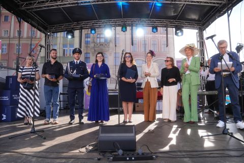 Zdjecie grupowe.