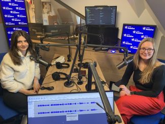 Na zdjęciu: Antonina Gawrońska i Maja Zabokrzycka z Fundacji Dom Pokoju