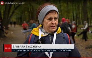 Seniorka w parku kadr z programu kalejdoskop seniora.