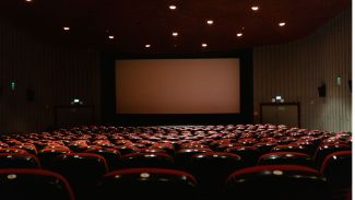 Na grafice sala kinowa do wydarzenia Porozmawiajmy o wrocławskich kinach. 
