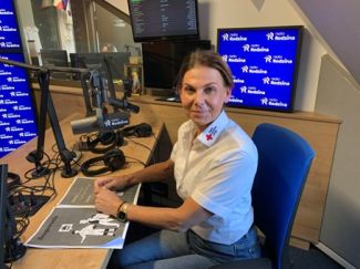 Psychogerontolog podczas nagrania wywiadu.