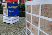 Wystawa „Mamo ja nie chcę wojny” - fragemnt prac wystawy w zakładzie Osolińskich we Wrocławiu