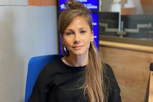 Małgorzata Konieczna na zdjęciu w studiu Radia Rodzina.